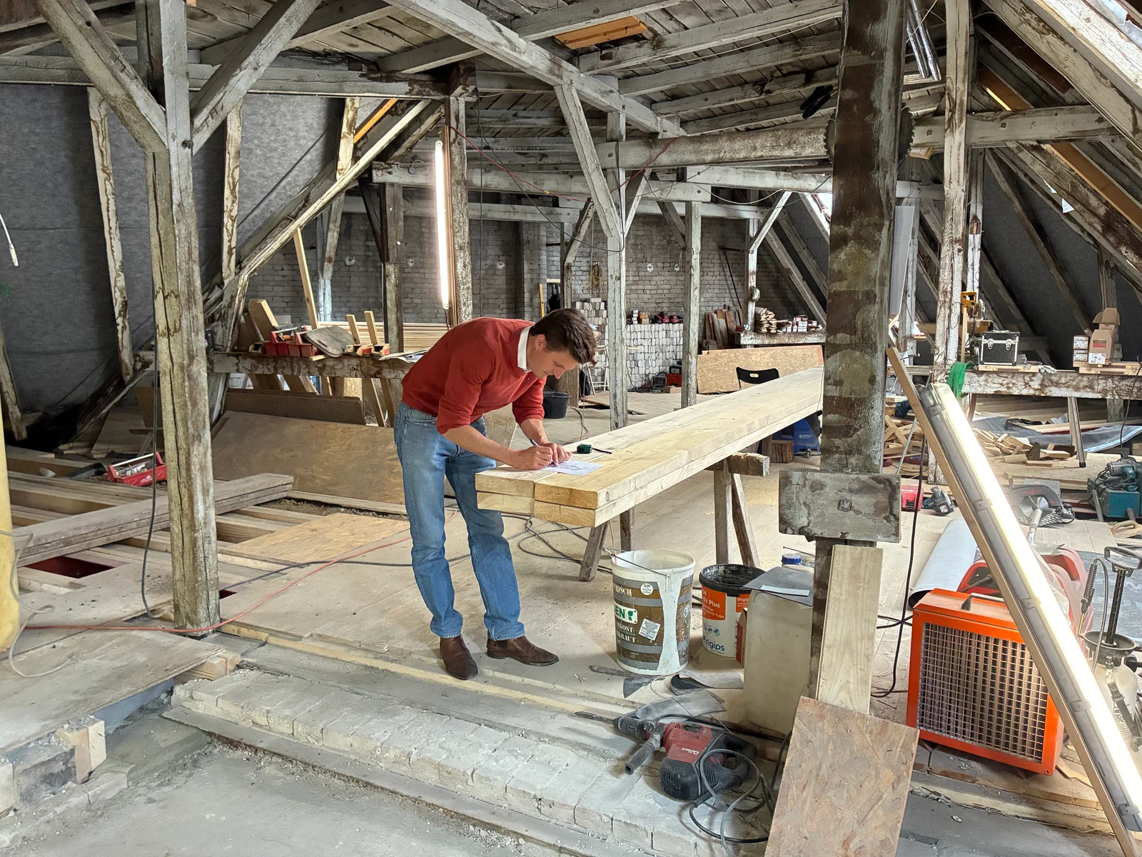 Bestehender Dachstuhl beim laufenden Projekt Paulsborner Straße